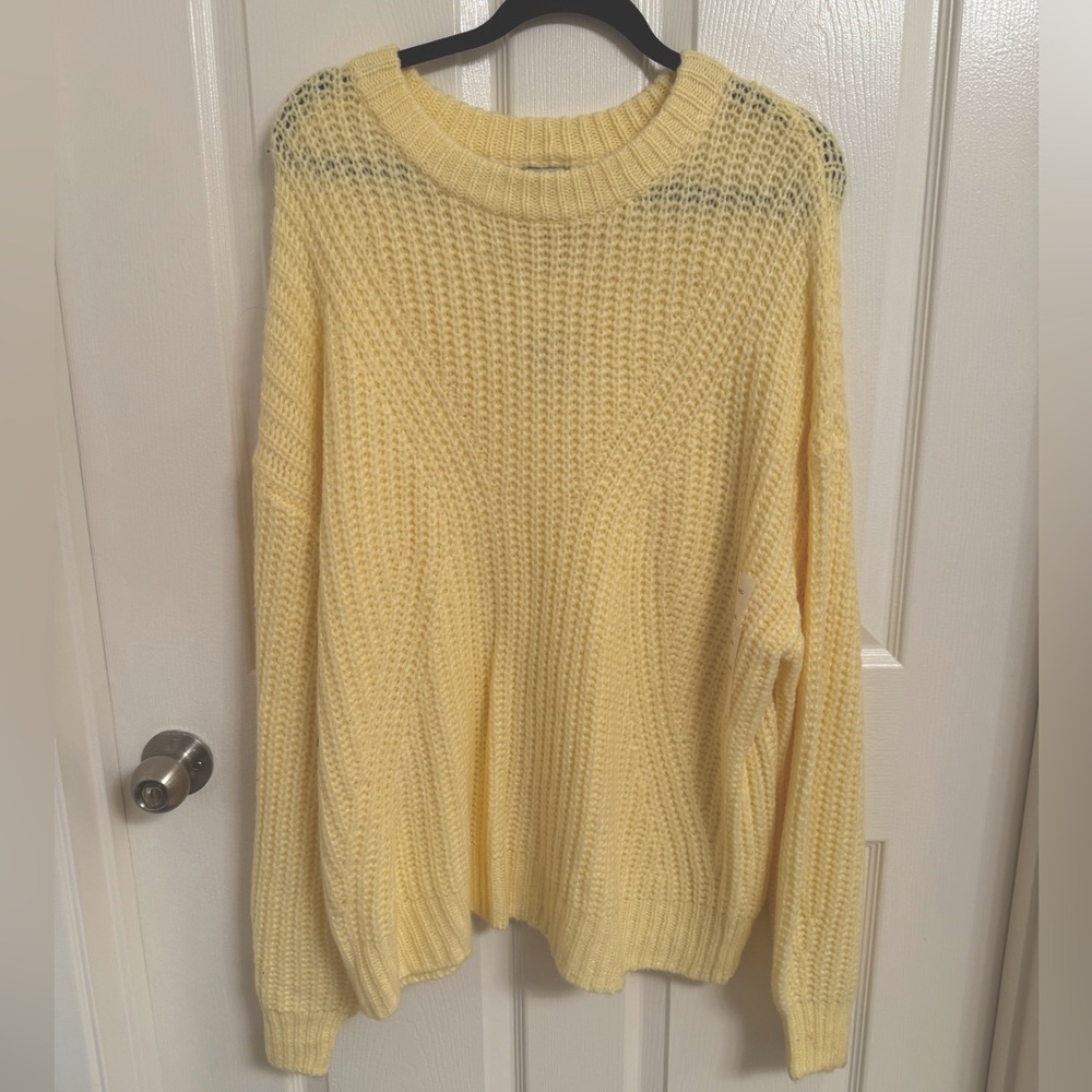 XXL Cozy Pale Yellow Sweater